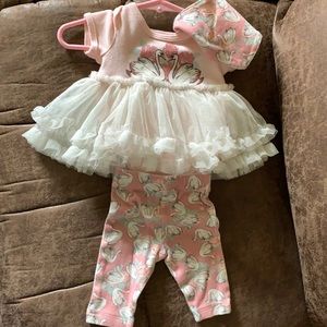 Nicole Miller 3 Piece set size 0/3 months